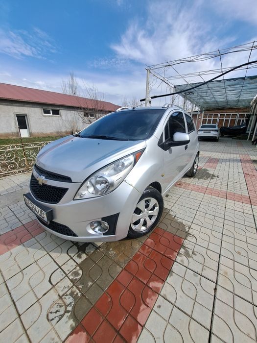 Спарк срочно сотилади