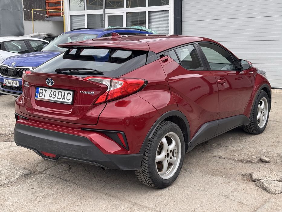 Toyota CHR 1.8 Hybrid usor avariat bara fata