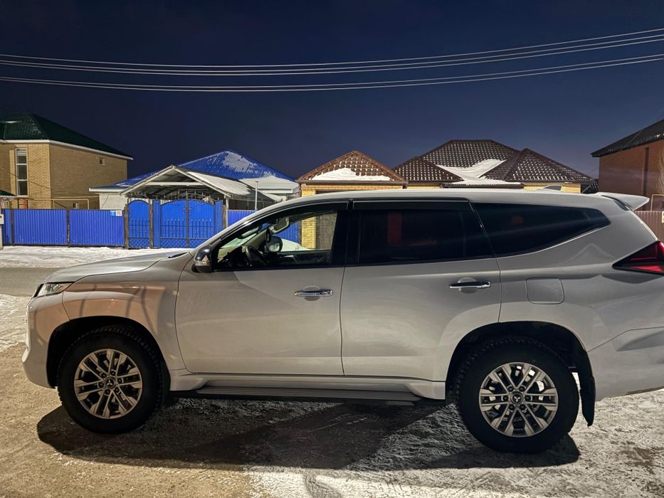 Mitsubishi pajero sport