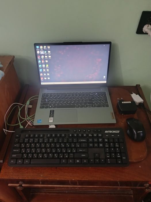 Ноутбук Lenovo Новый два месяца пользования