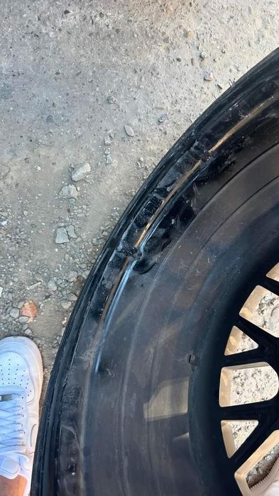 Vând jante 285/25Z R20 
stânga spate 2 fi