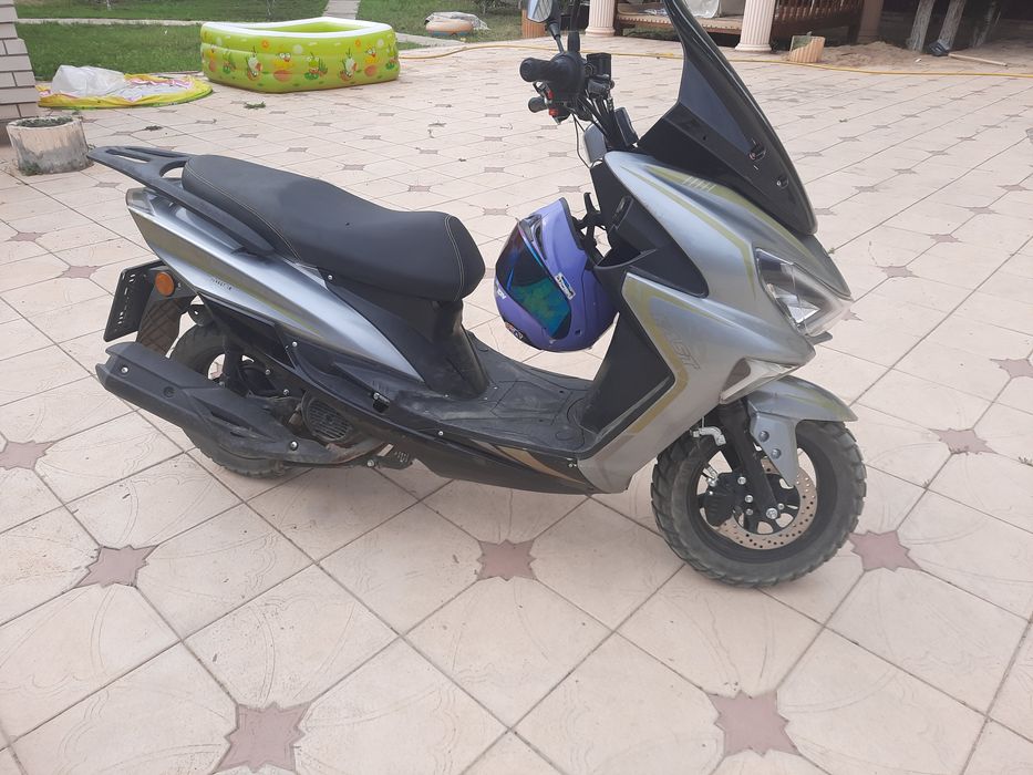 Скутер Макси 49³
Продам скутер макси
5800км
2 ключ есть
Автозавод
Сигн