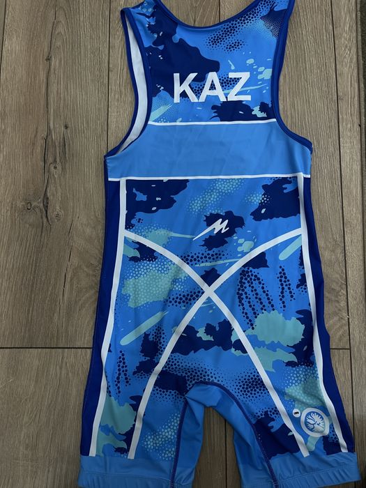 Продам борцовское трико,нательники для борьбы размер M