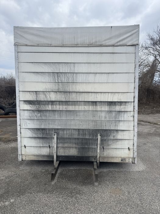 Продавам каросерия от 12тонен камион 7.40 дължина тристранна щора
