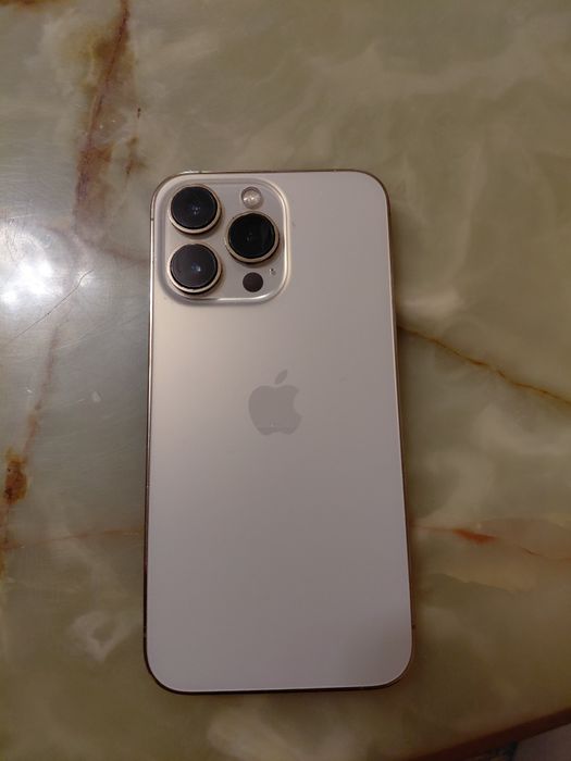 Iphone 13 Pro gold