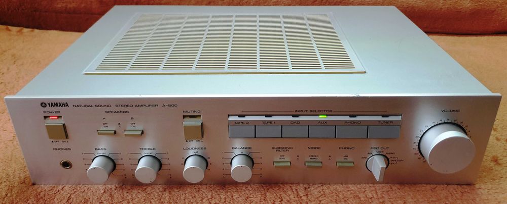 Yamaha A-500 statie 2X70W pe 8 Ohm distorsiuni 0,005%