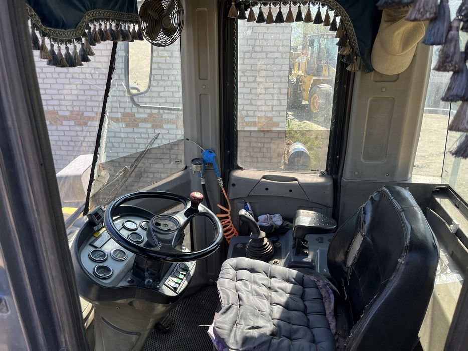 Продам погрузчик 3х кубовый