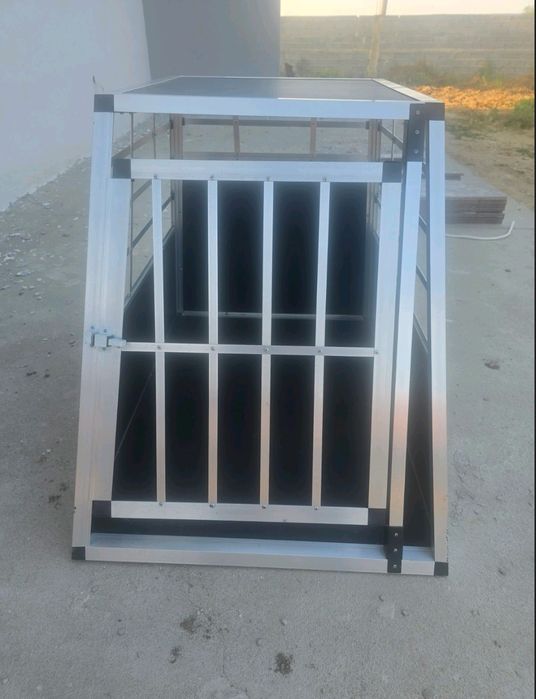 Клетка за транспортиране на куче