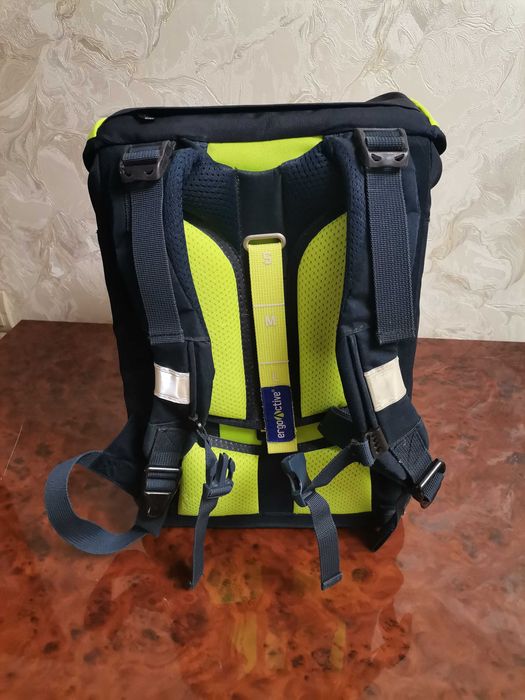 Продам школьный рюкзак для мальчика.