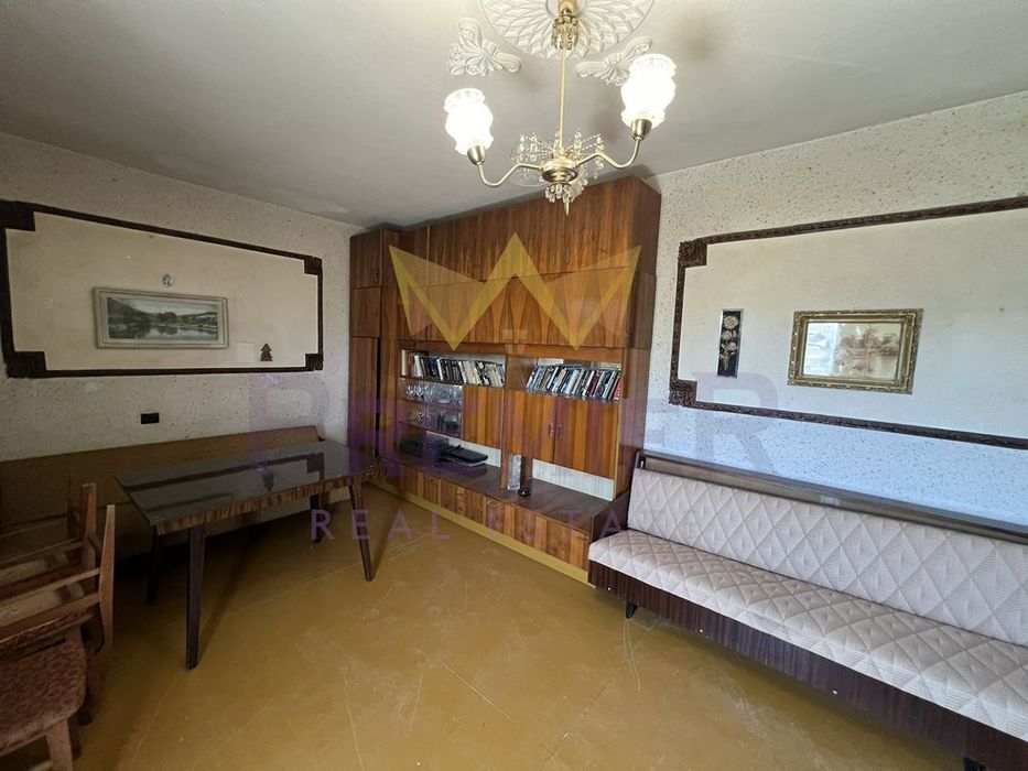 Продава се Двустаен апартамент в Добрич, Център - 78 кв.м за 911 €/кв.м - Снимка #3