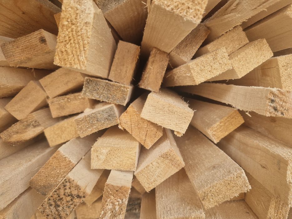 Lambriu, Scândură, Grindă