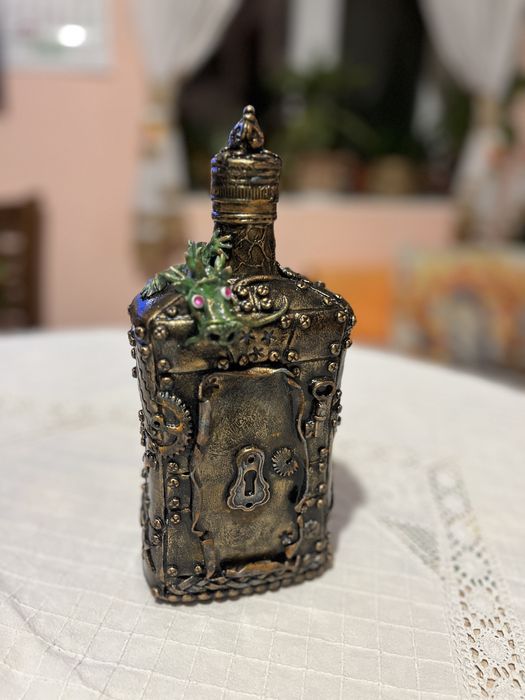 Бутилка за алкохол с дракон