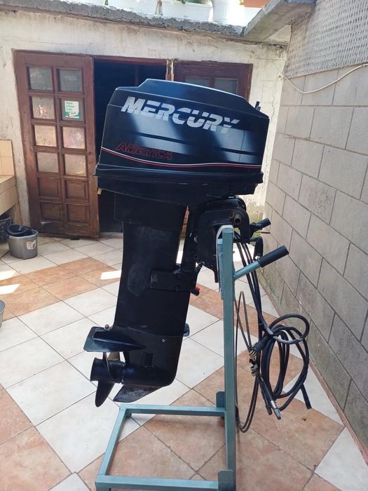 Двигател за лодка