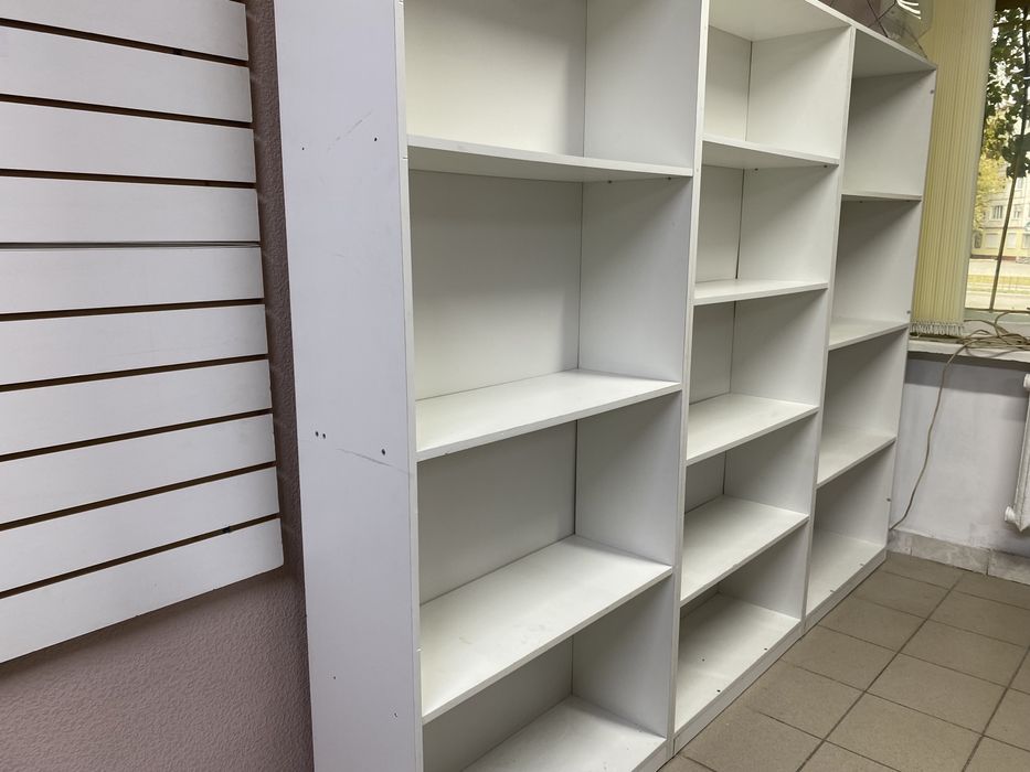 Шкаф витрина состояние отличное