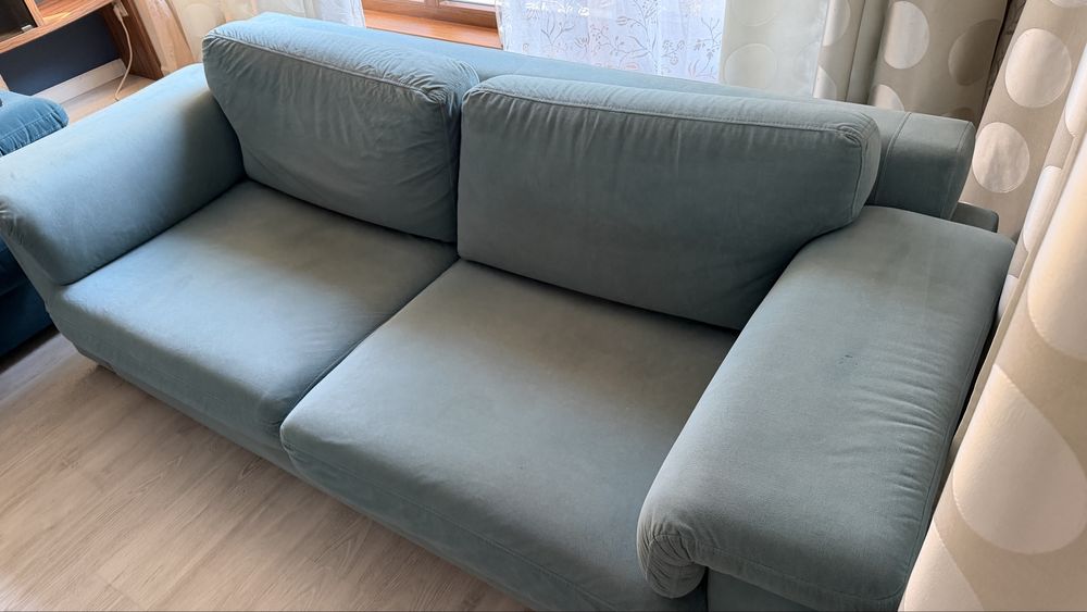 Диван и табуретка