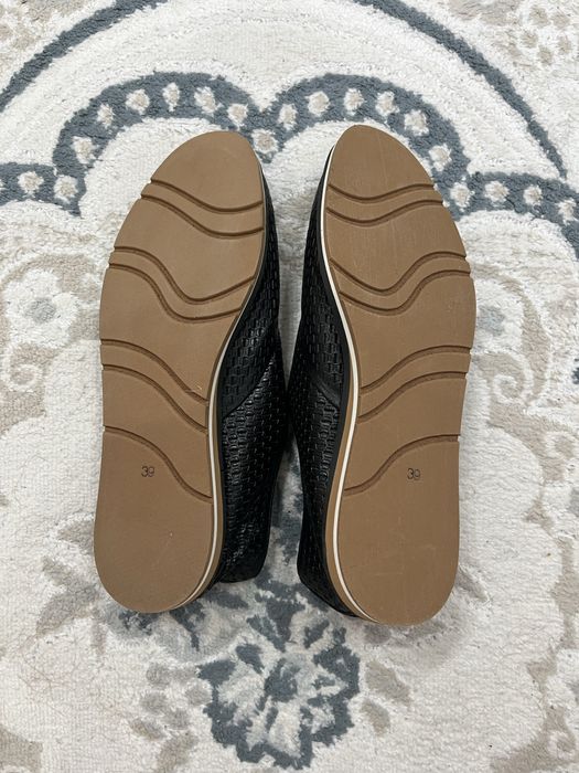 Продам женскую обувь