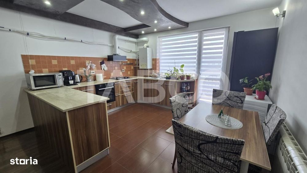 PRET REDUS - Apartament de vanzare 3 camere decomandate zona Rahovei
