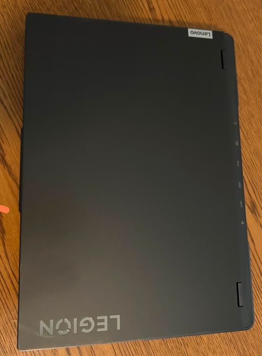 Lenovo Legion Pro 5 16IRX9.