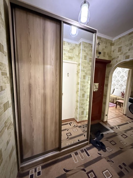 10мкр 2қабаттан 2бөлмелі пәтер сатылады