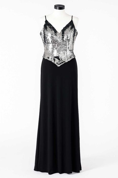 Черна рокля размер М