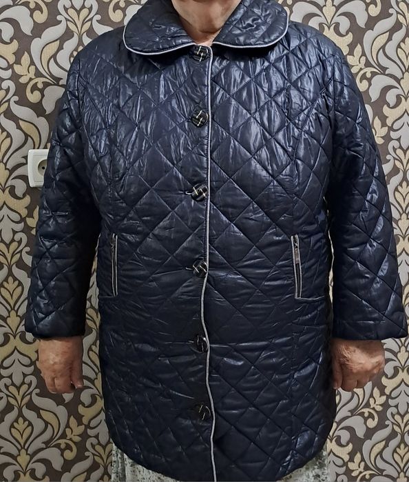 Продается синяя куртка