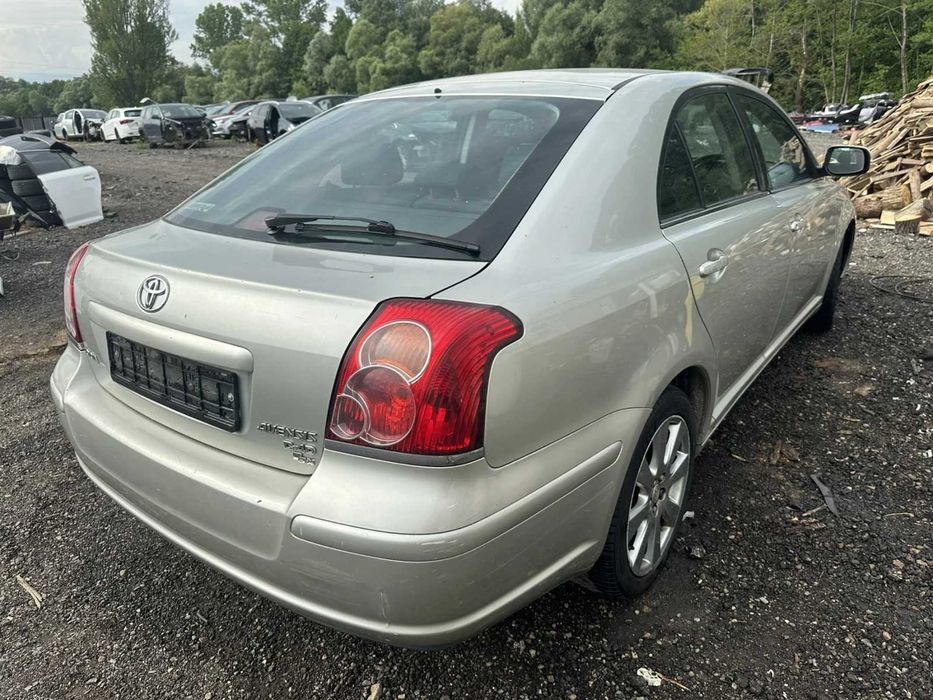 Toyota Avensis FACELIFT 2. 2 D-4D 126 к. с. НА ЧАСТИ