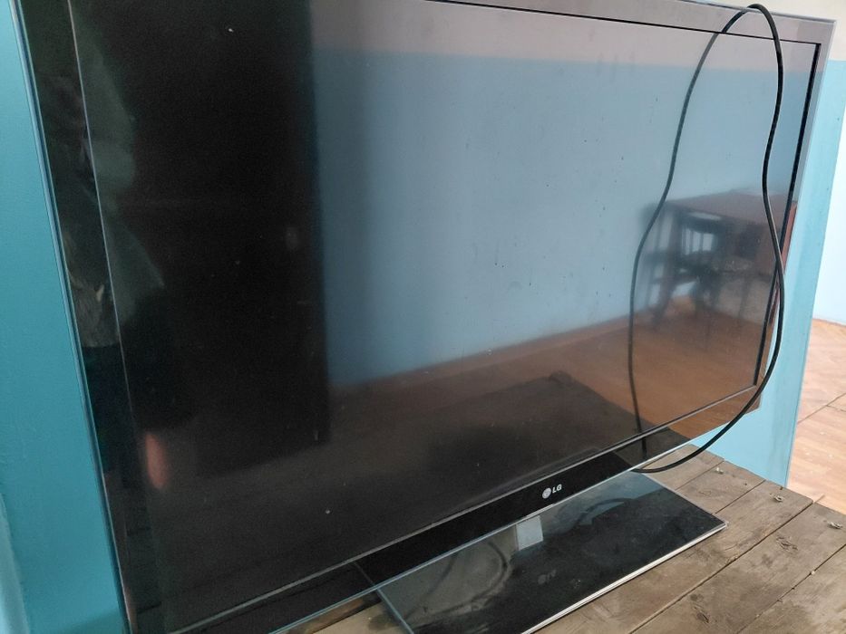 Телевизор LG большой