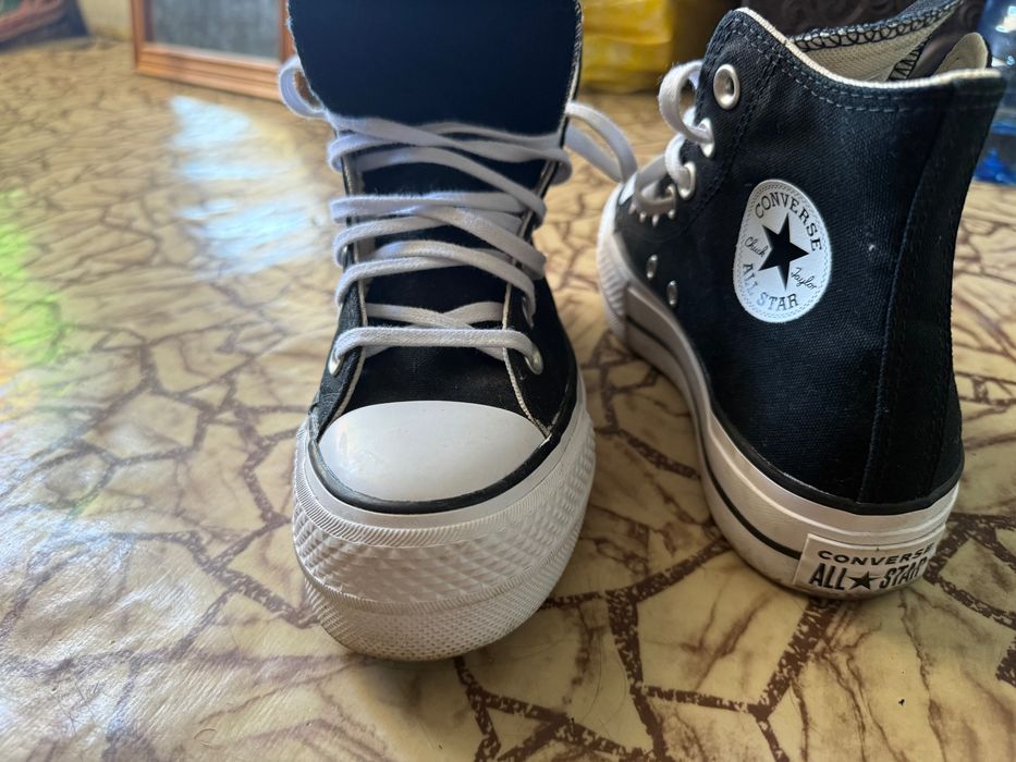 Дамски високи кецове Converse