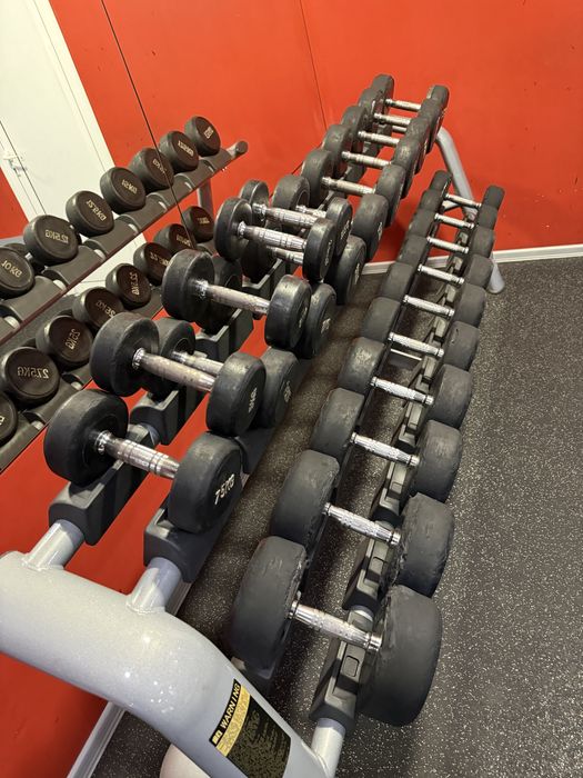 Птодавам комплект дъмбели от 2.5кг до30кг