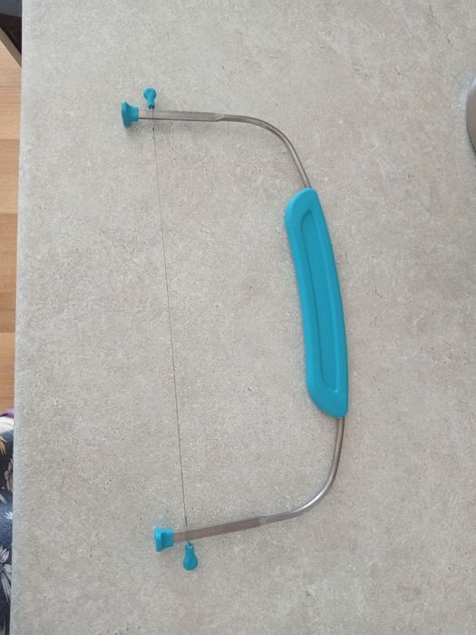 Продам  устройство для разрезания коржей