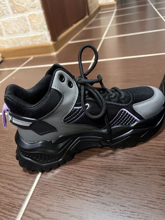 Продам кроссовки, балетки  новые