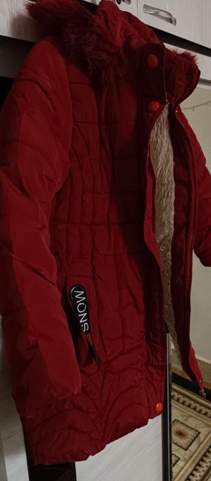 Зимняя куртка на девочку