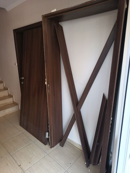 Входни врати с каса 90*200
