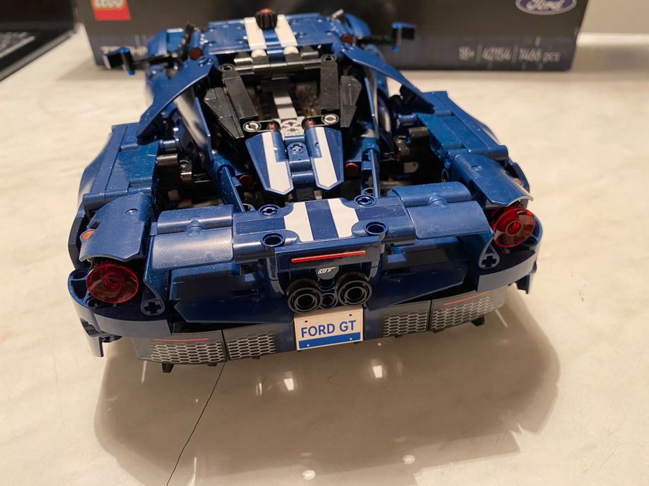Новый конструктор LEGO Technic: Ford GT 42154
