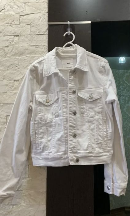 Белая джинсовка MANGO