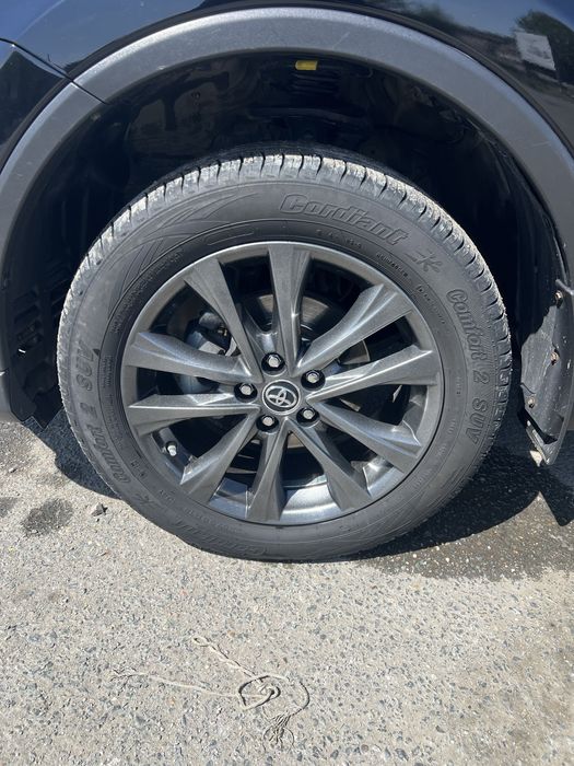 Продам резину на 18