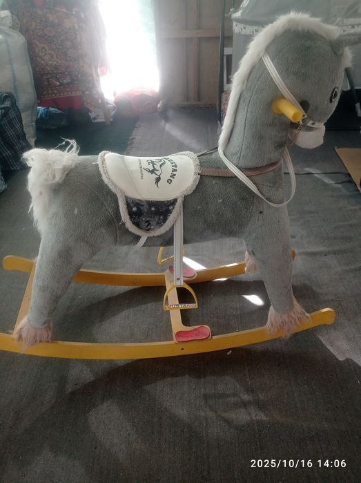 Oʻyinchoq ot sotiladi