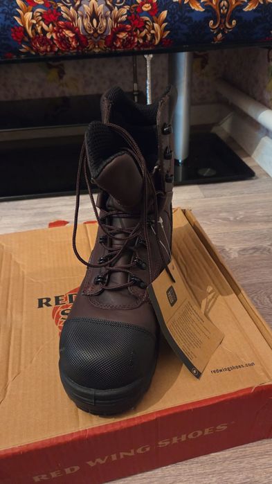 Red Wing 42 rr, novi, zimnyi