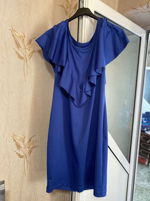 Продавам дамска рокля в отлилно състояние