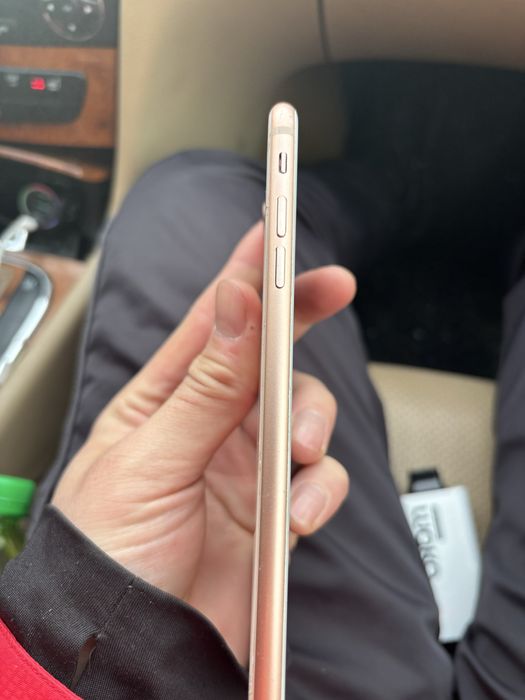 продам Айфон 8 плюс