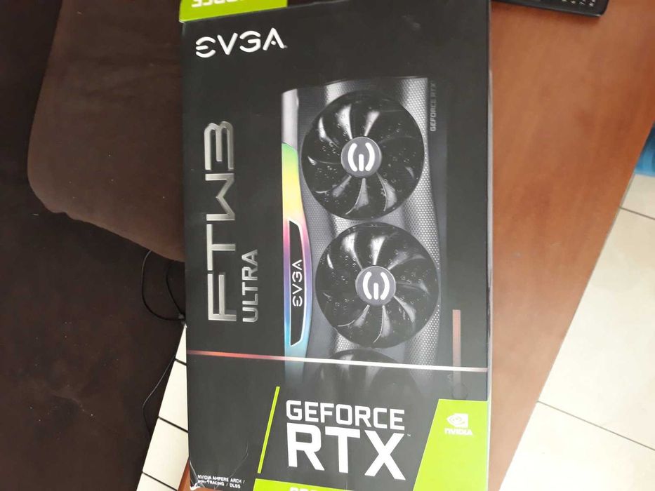 EVGA 3090 като нова е, седи и чака