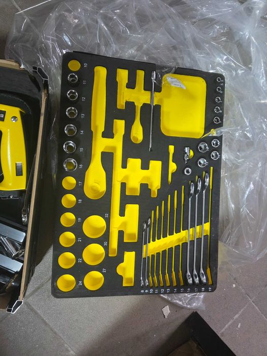 Trusa de scule multifunctionala Stanley STMT98109-1 INCOMPLETA