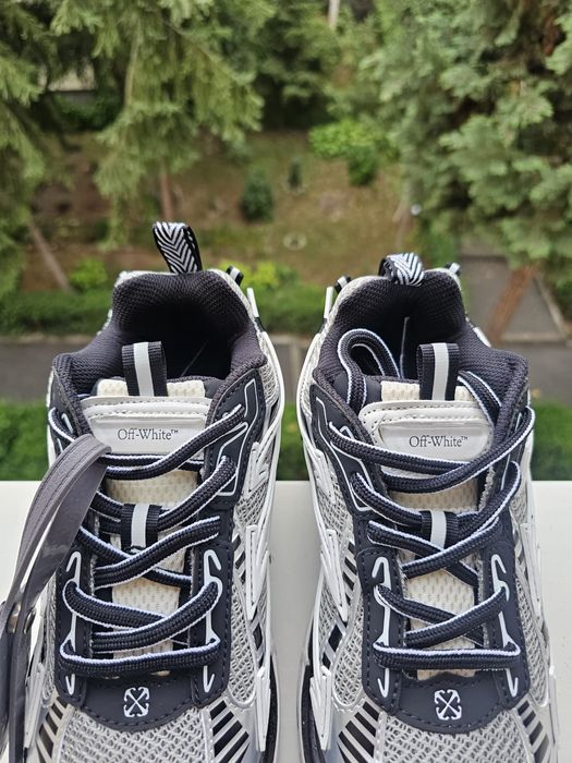 Off White Be Right Back 42