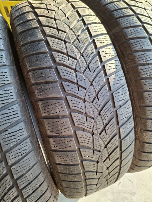 4 Anvelopele de iarnă 225 65 r17 Goodyear