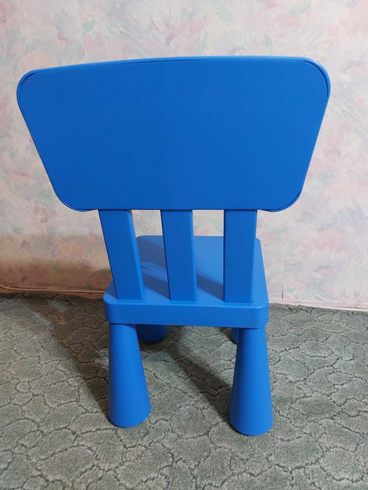 Set masa rosie cu scaun albastru spatar Mammut Ikea pt copil