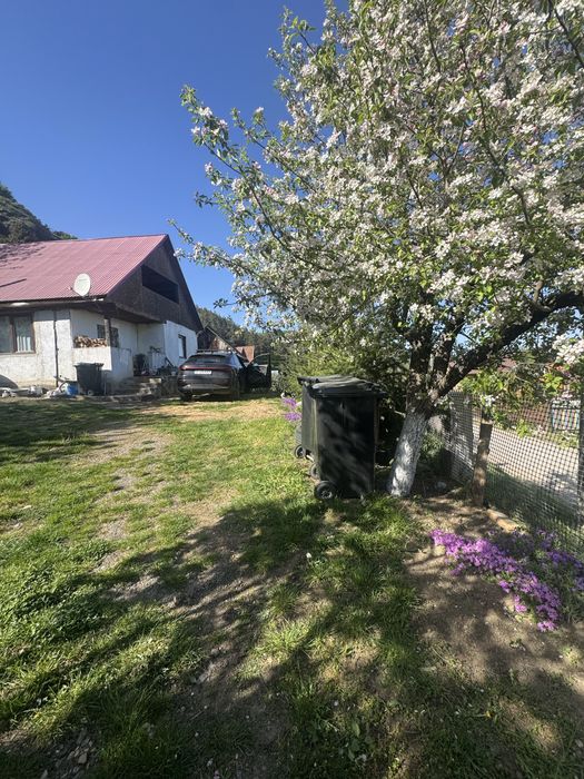 Casă cu teren generos de 1.000 mp, la 40 minute de Cluj-Napoca