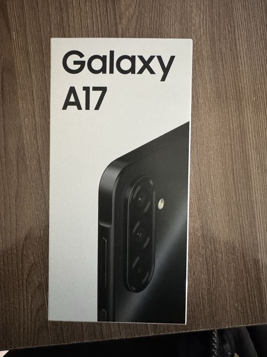 Samsung A17 черный новый