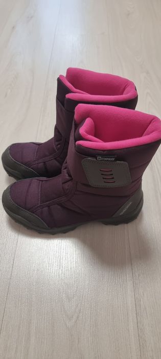 Ghete de iarna Quenchua impermeabile nr 35/ impecabile