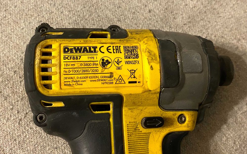 Masina de insurubat cu impact DEWALT DCF887 pe 18V brushless - corp