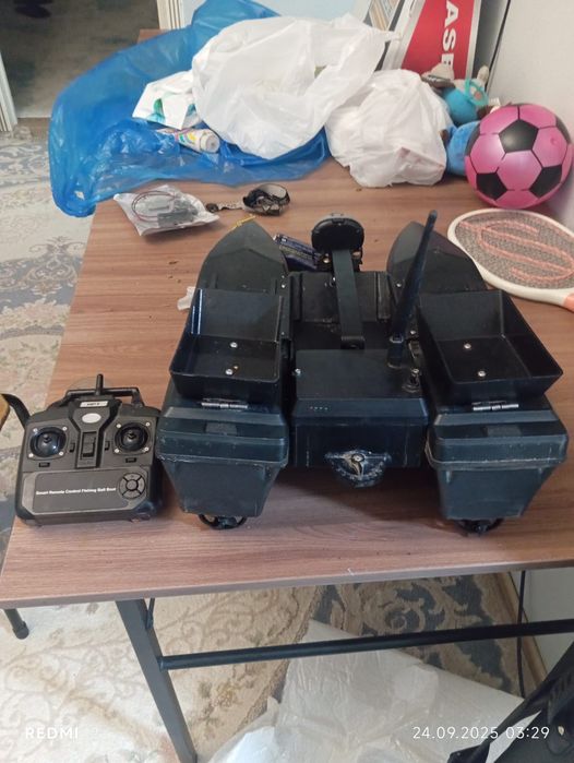 Прикормочный кораблик лодочка